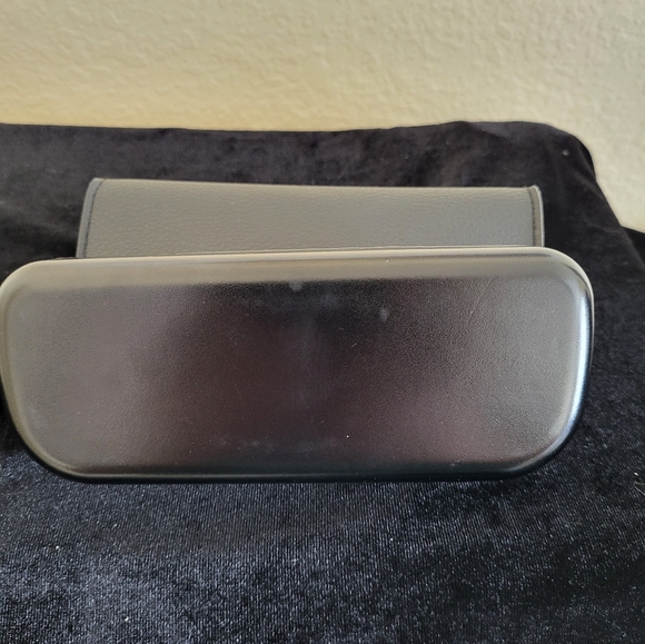 Coach Sleek Black Eyewear Case - Picture 3 of 4